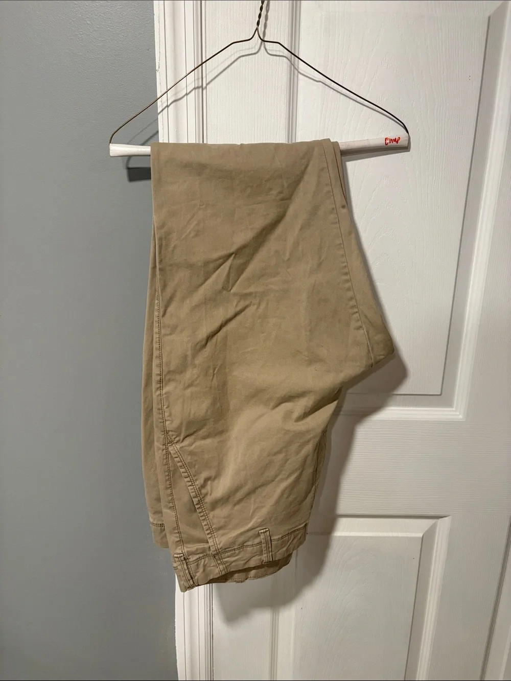 GAP Men's Khaki Straight-Leg Chinos - Light Tan
